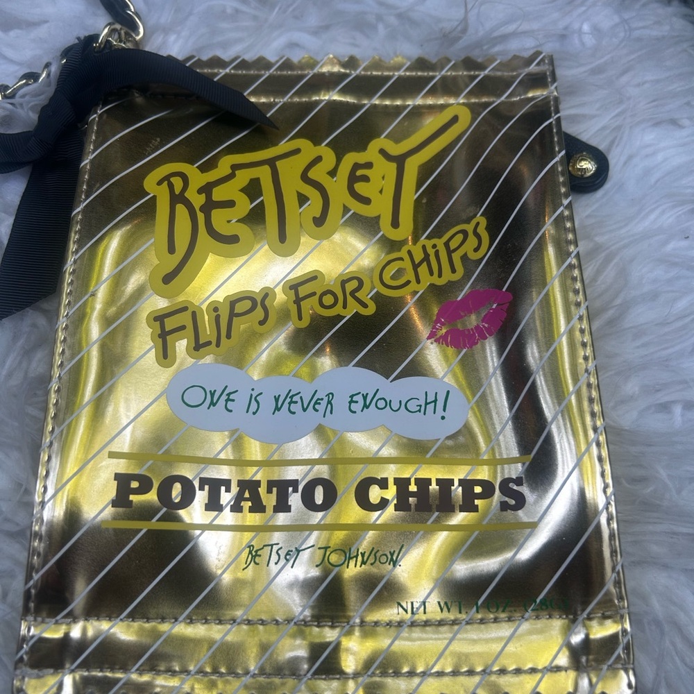 Betsey Johnson Rare Potato Chips Bag collector Wristlet Clutch Flips For Chips